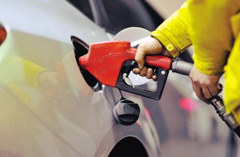 油价调整：汽油价格两连跌 哪个城市油价最便宜?