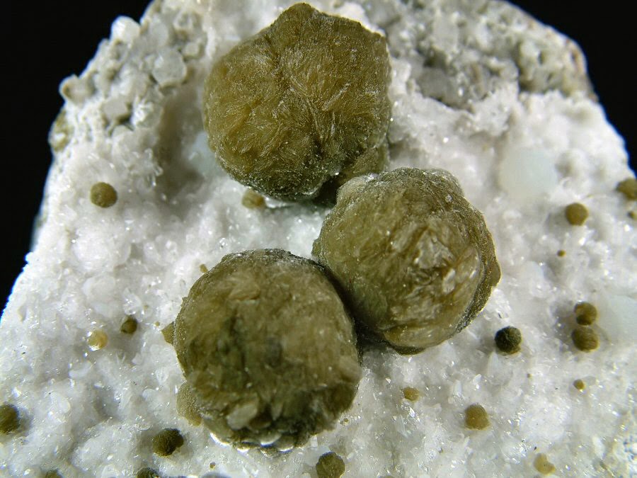 <b>99金银：Gyrolite</b>